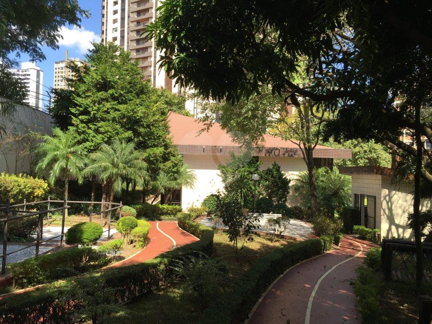Apartamento à venda com 4 quartos, sendo 3 suítes, em Bosque da Saúde, São Paulo, SP