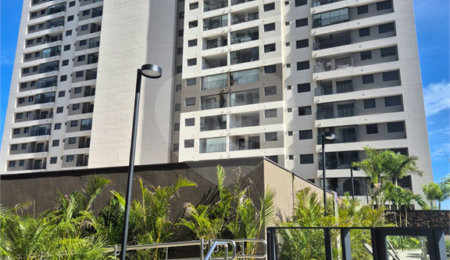 Apartamento à venda com 3 quartos, sendo 1 suíte,  em Vila Anastácio, São Paulo, SP