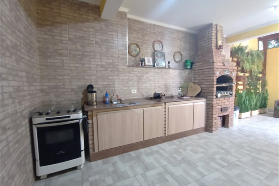 Sobrado à venda com 4 quartos, sendo 1 suíte, em Tremembé, São Paulo, SP
