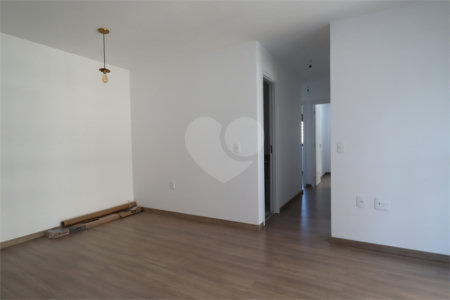 Apartamento à venda com 3 quartos, sendo 1 suíte, em Vila Anastácio, São Paulo, SP