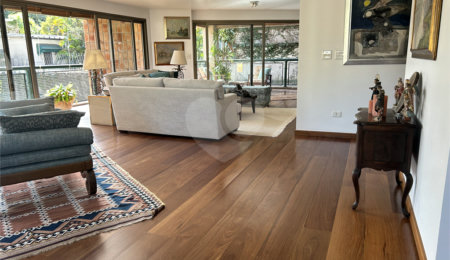 Apartamento à venda com 4 quartos, sendo 2 suítes, em Paineiras do Morumbi, São Paulo, SP