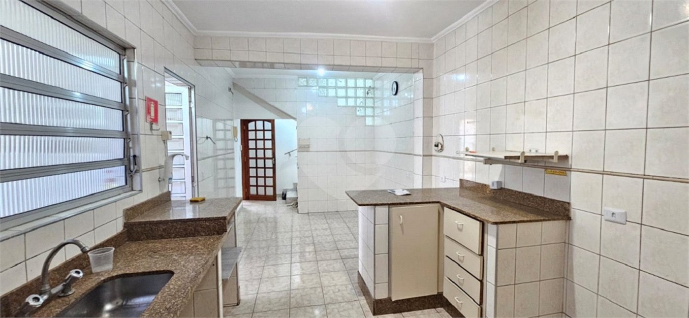Sobrado à venda com 5 quartos, sendo 1 suíte, em Interlagos, São Paulo, SP