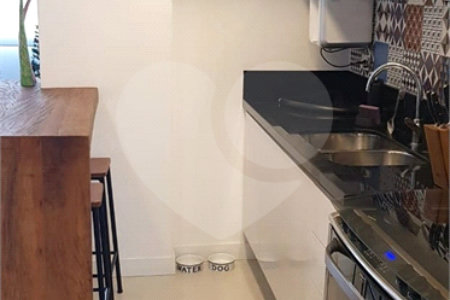 Apartamento à venda com 3 quartos, sendo 1 suíte, em Moema, São Paulo, SP