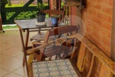 Casa à venda com 3 quartos, sendo 1 suíte, no condomínio Terras de São Francisco, Vinhedo - SP