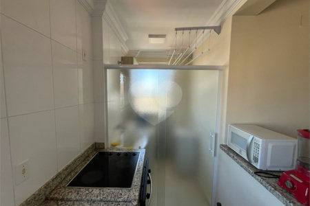 Apartamento mobiliado com 2 dormitórios sendo 1 suíte