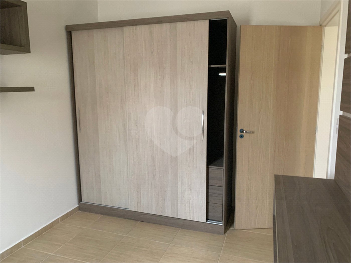 Casa à venda com 3 quartos, sendo 1 suíte, no condomínio Marf Iii- Fase III, Bom Jesus dos Perdões - SP