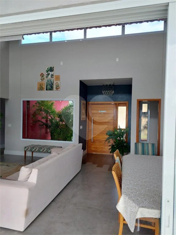 Casa à venda ou para alugar com 4 quartos, sendo 1 suíte, no condomínio Colinas de Inhandjara, Itupeva - SP