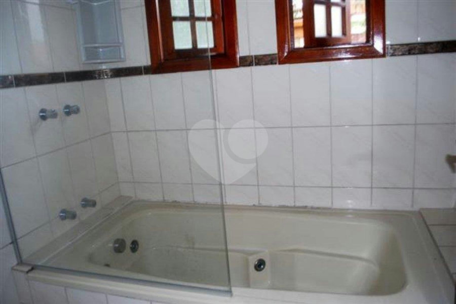 Sobrado à venda com 3 suítes em Jardim Vila Galvão, Guarulhos, SP