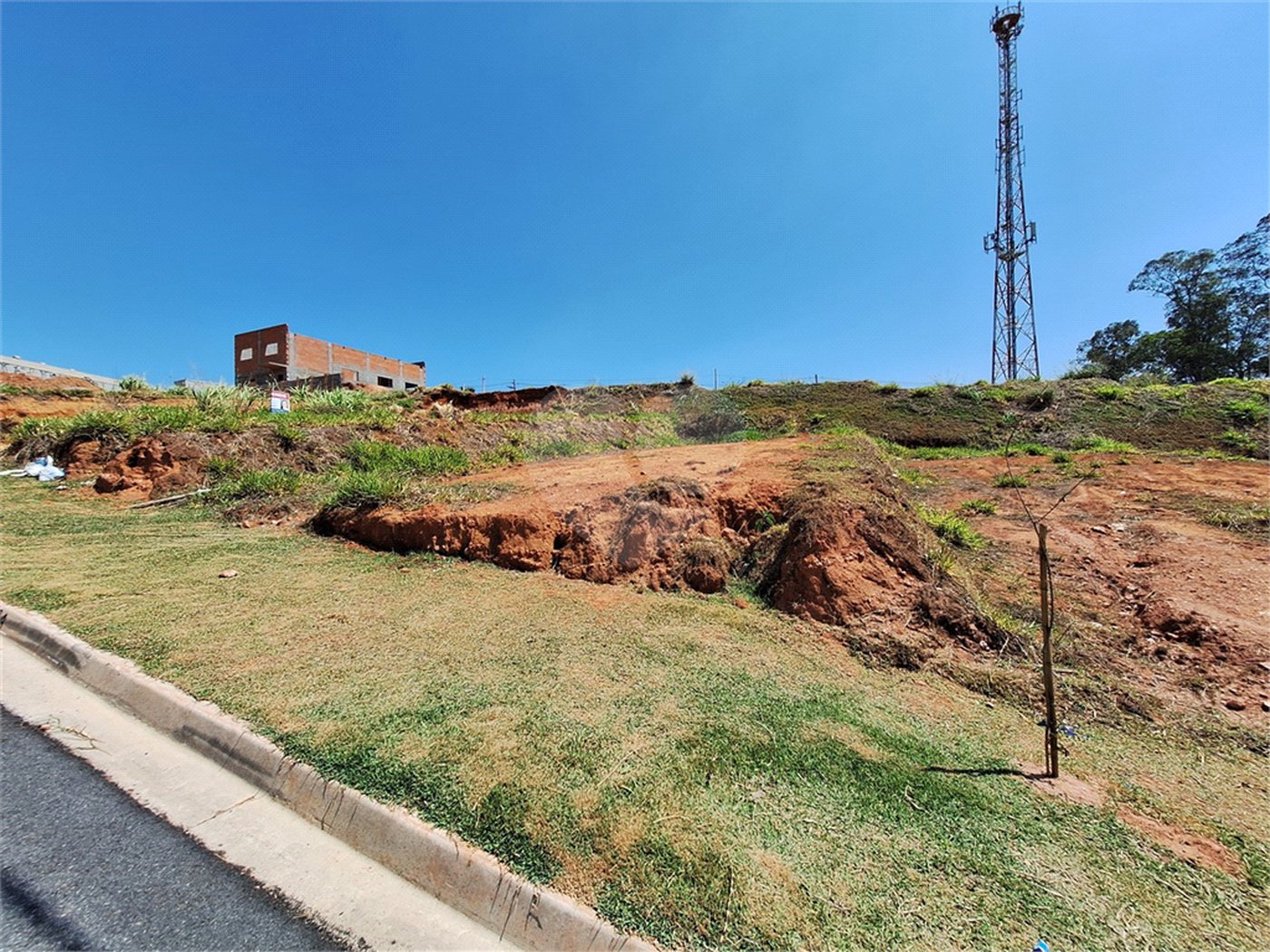 Terreno à venda no condomínio Comercial Independência, Vinhedo - SP