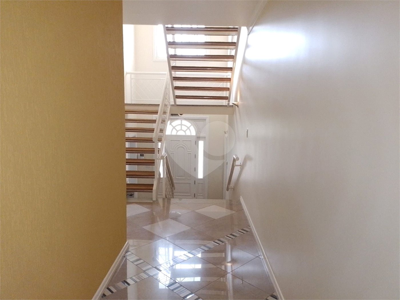 Casa à venda com 4 quartos, sendo 2 suítes,  em Vila Santista, Atibaia, SP