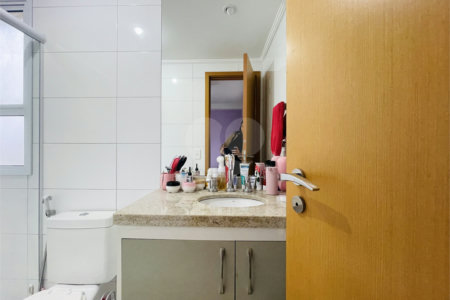 Apartamento à venda com 2 suítes em Vila Scarpelli, Santo André, SP