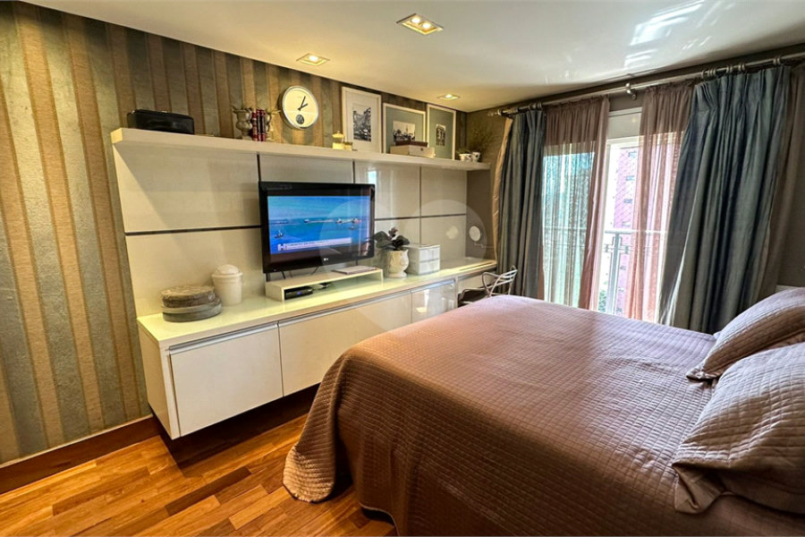 Apartamento à venda com 4 quartos, sendo 3 suítes,  em Santana, São Paulo, SP