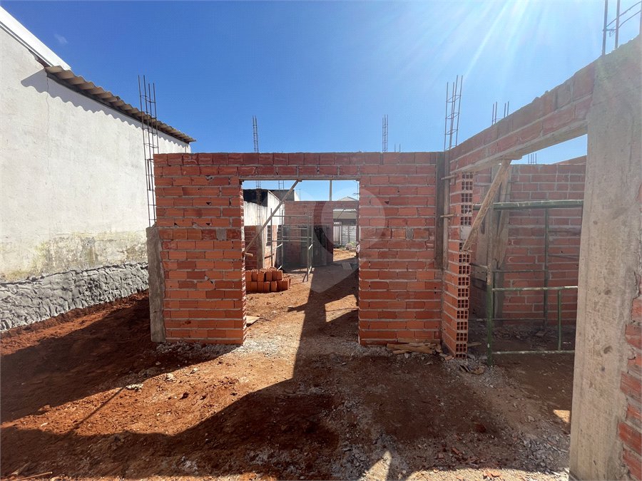 Casa à venda com 3 quartos, sendo 1 suíte, no condomínio Tivolli Residencial, Itapetininga - SP