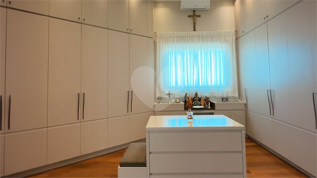 Casa à venda com 4 suítes no condomínio Halvétia Country Residencial, Indaiatuba - SP