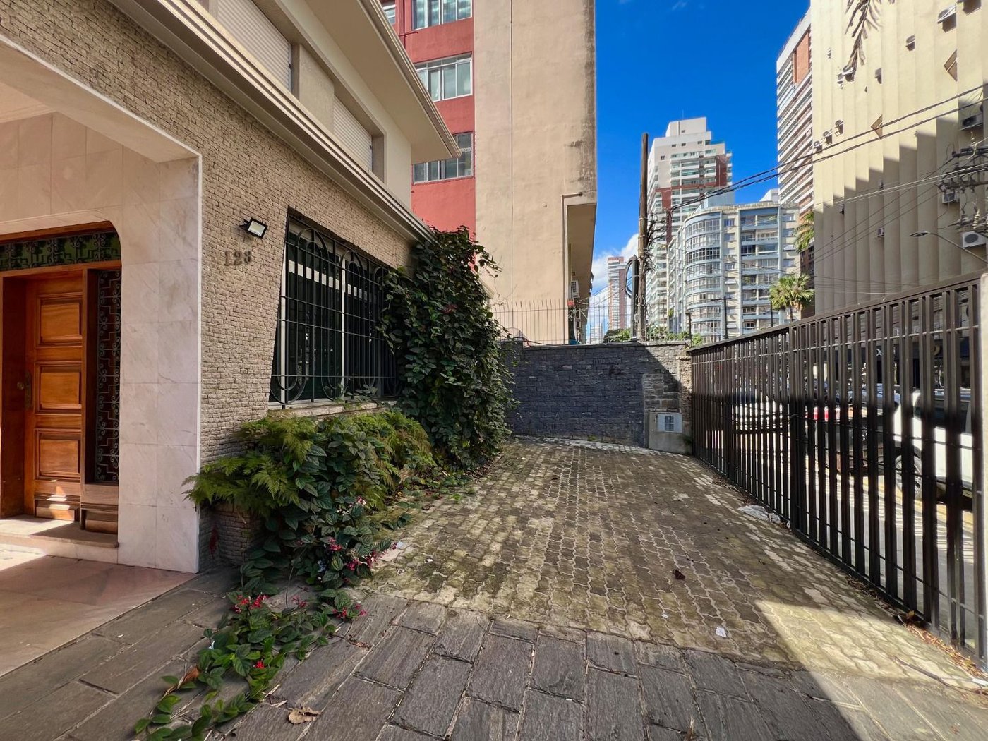 Casa com 4 dormitórios para alugar, 335 m² por R$ 21.181,12 - Gonzaga - Santos/SP