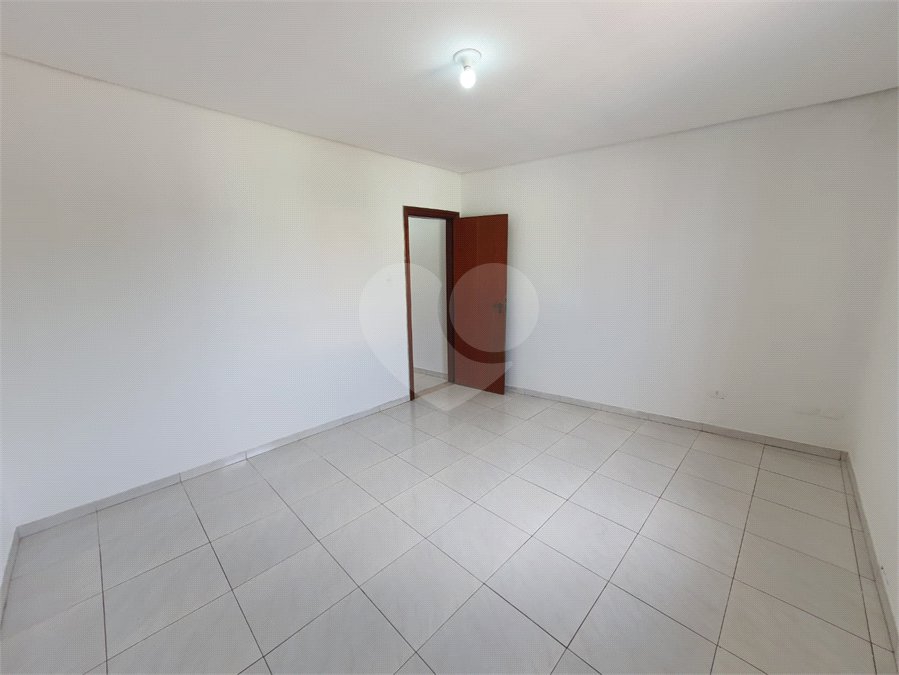 Sobrado à venda ou para alugar com 2 quartos em Vila Marieta, São Paulo, SP