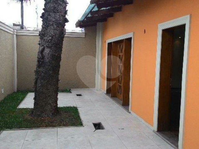 Casa à venda com 3 suítes em Vila Paiva, São Paulo, SP