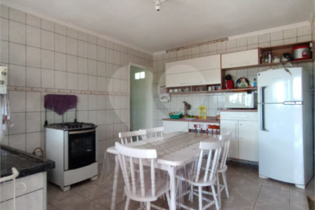 Casa à venda com 4 quartos, sendo 1 suíte, em Jardim Maricota, Itapetininga, SP