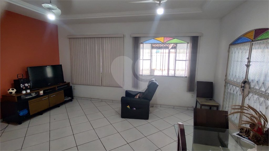 Casa à venda com 3 quartos, sendo 1 suíte, em Cosmos, Rio de Janeiro, RJ