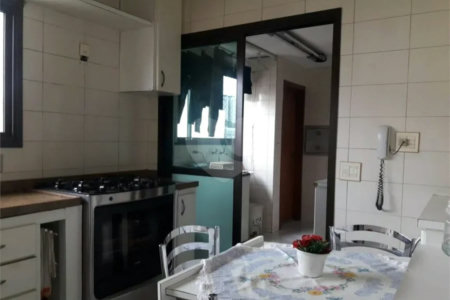 Apartamento à venda com 3 suítes em Santa Teresinha, São Paulo, SP