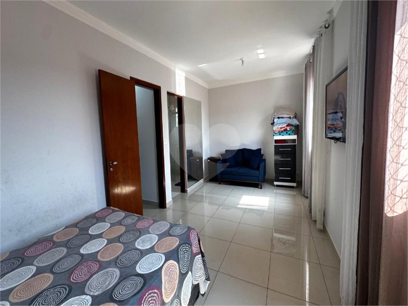 Sobrado à venda com 4 quartos, sendo 1 suíte, em Wanel Ville, Sorocaba, SP