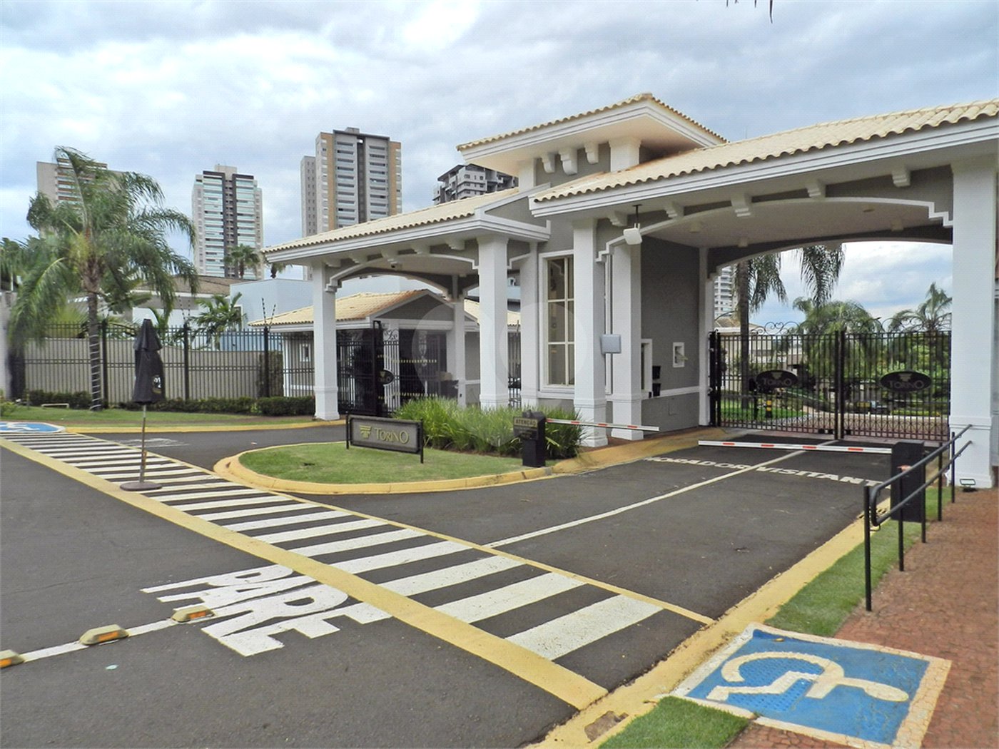 Casa à venda ou para alugar com 4 suítes no condomínio Torino Ribeirão Preto, Ribeirão Preto - SP