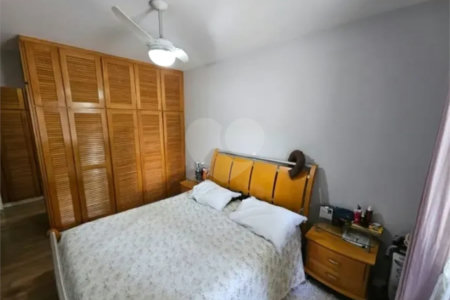 Casa à venda com 3 quartos, sendo 2 suítes, no condomínio Vila Borghese, São Paulo - SP