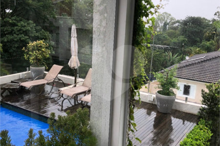 Casa à venda com 3 quartos, sendo 1 suíte, no condomínio Alpes de Vinhedo, Vinhedo - SP