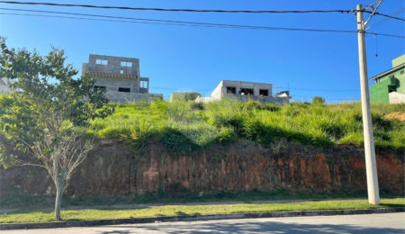 Terreno à venda com 1 suíte em Bosque, Vinhedo, SP
