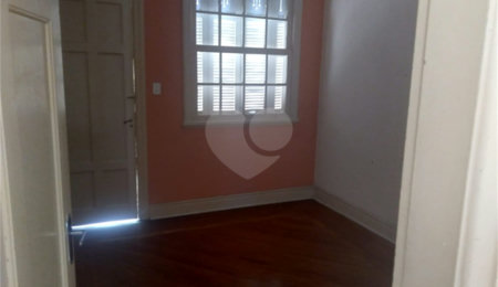 Sobrado à venda com 3 quartos em Santana, São Paulo, SP