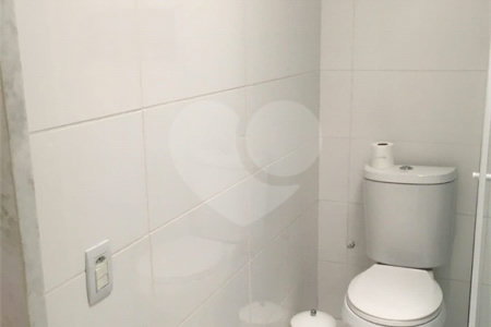 Sobrado à venda com 3 suítes em Vila Nivi, São Paulo, SP