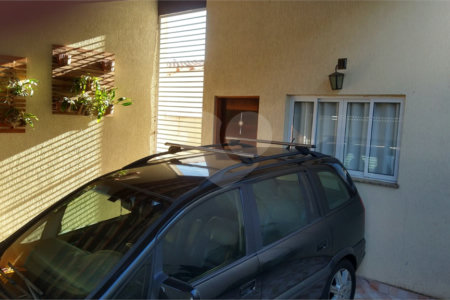 Sobrado à venda com 3 quartos, sendo 1 suíte, em Vila Suissa, Mogi das Cruzes, SP