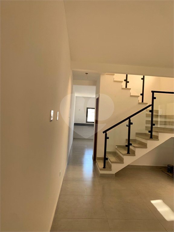 Casa à venda com 3 quartos, sendo 1 suíte, no condomínio Villa D'este, Cotia - SP