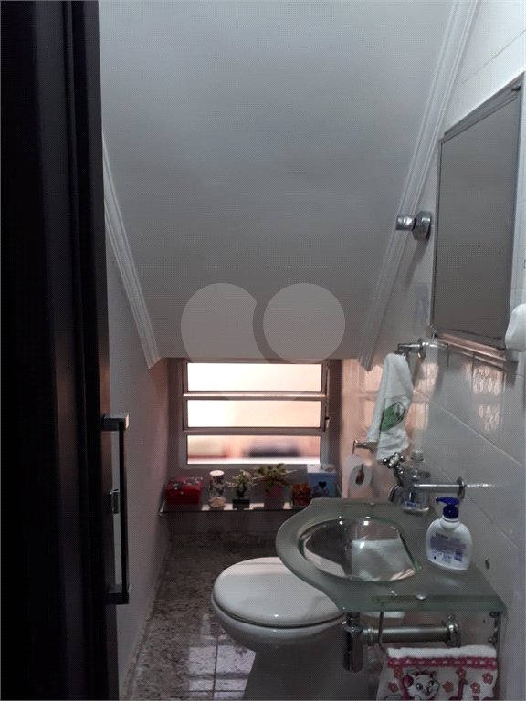 Sobrado à venda com 3 quartos, sendo 1 suíte, em Jardim Santa Mena, Guarulhos, SP