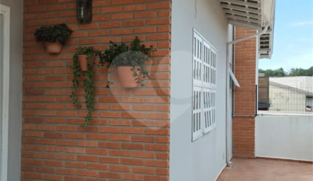 Casa à venda com 3 quartos, sendo 1 suíte,  em Jardim das Palmeiras, Valinhos, SP
