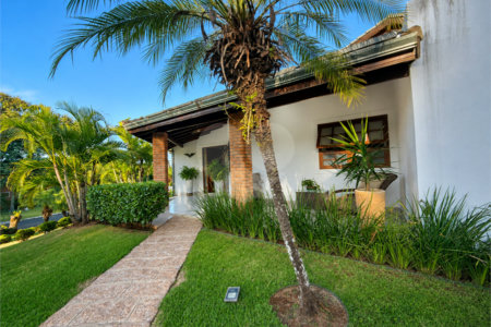 Casa à venda com 5 suítes no condomínio Parque Village Castelo, Itu - SP