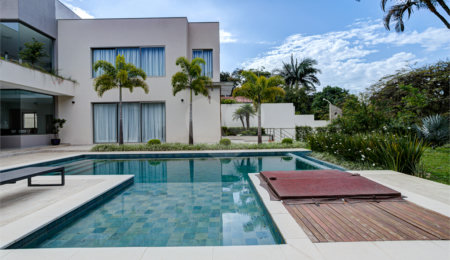 Casa à venda com 5 suítes em Jardim Cordeiro, São Paulo, SP