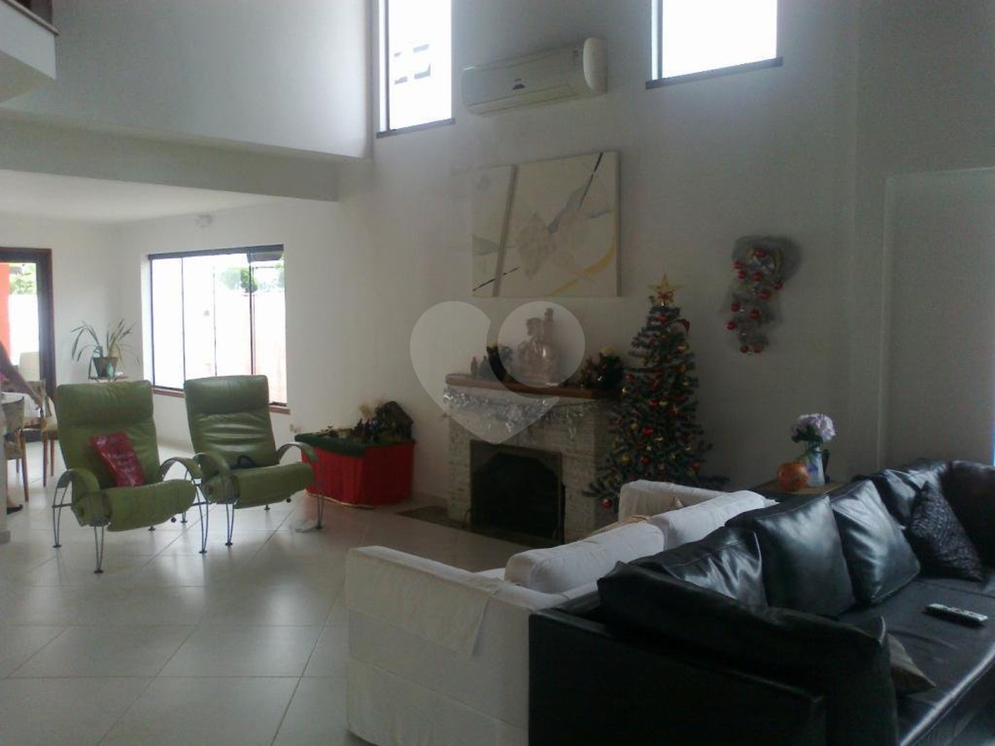 Sobrado à venda com 5 suítes em Enseada, Bertioga, SP