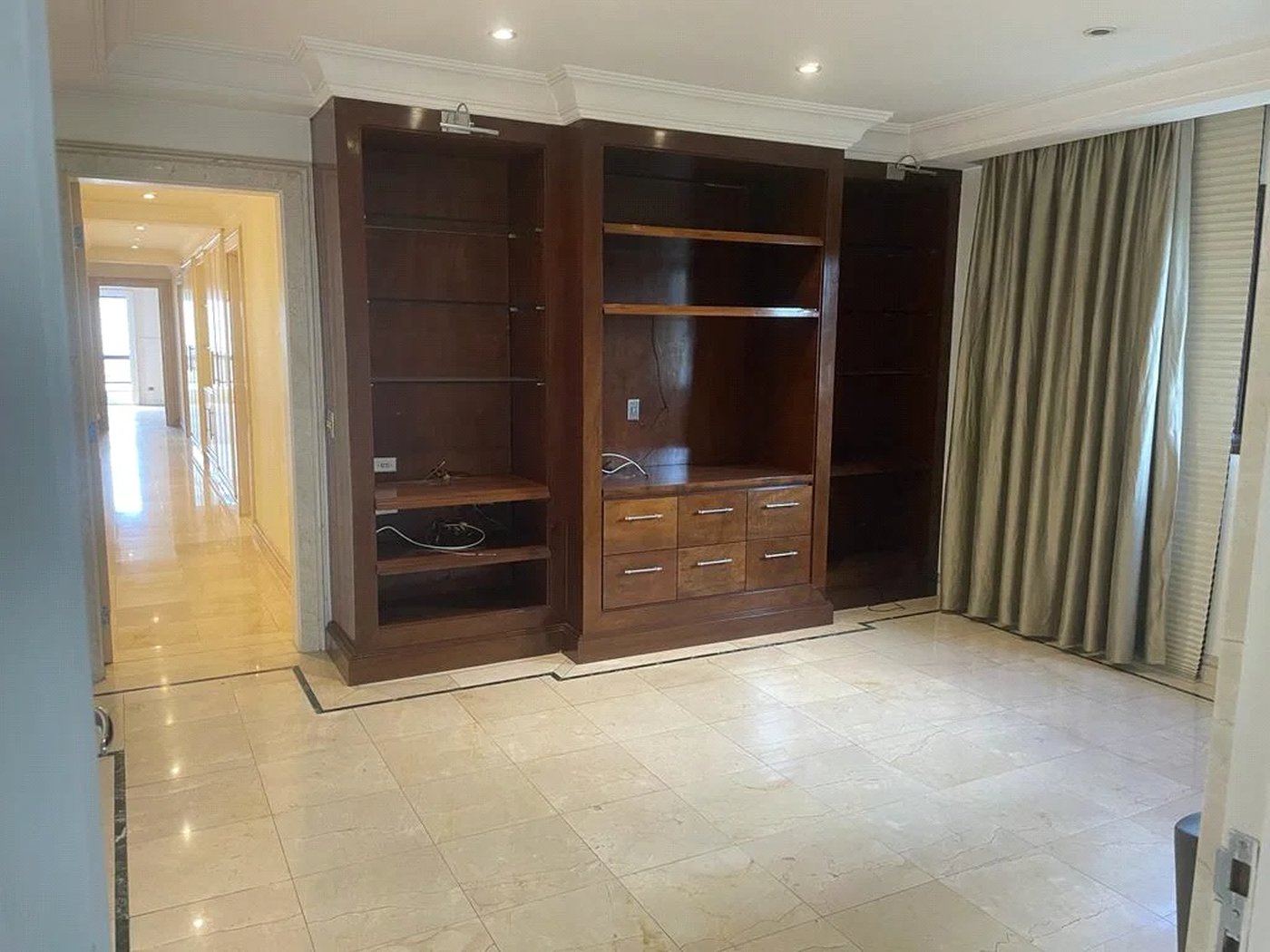 Apartamento à venda com 4 suítes em Vila Suzana, São Paulo, SP