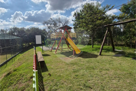 Terreno à venda no condomínio Bosque dos Cambarás, Valinhos - SP