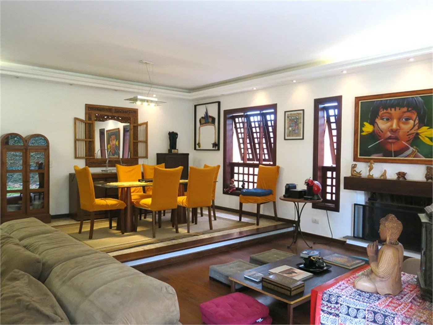 Casa à venda com 4 quartos, sendo 2 suítes, no condomínio Vila das Flores, São Paulo - SP