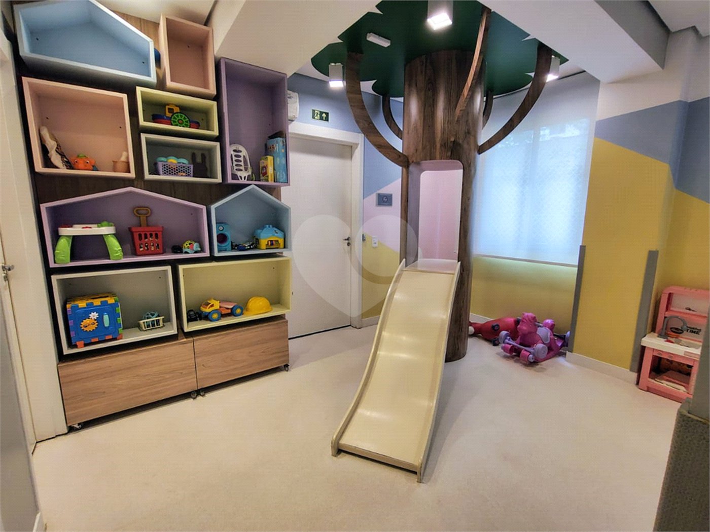 Apartamento à venda com 3 quartos, sendo 1 suíte, em Santo Amaro, São Paulo, SP