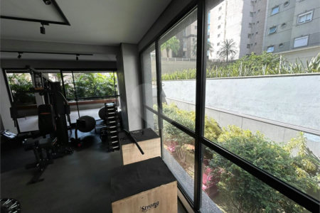 Apartamento mobiliado para locação em Moema.