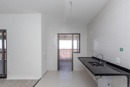 Apartamento à venda com 4 quartos, sendo 2 suítes, em Vila Gumercindo, São Paulo, SP