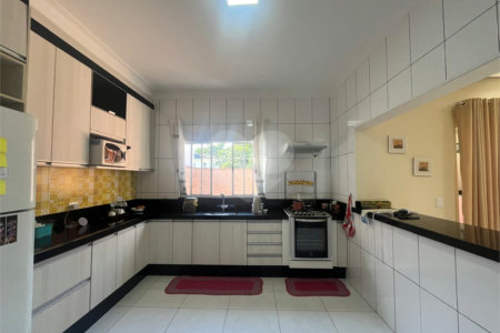 Casa à venda com 3 suítes no condomínio Lago da Serra, Araçoiaba da Serra - SP