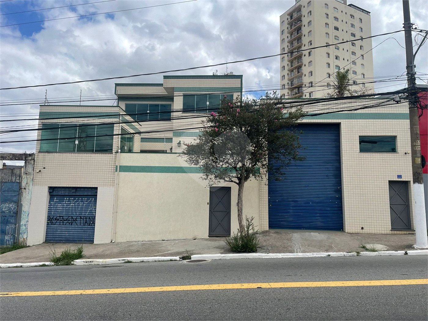 Sobrado à venda ou para alugar com 4 quartos, sendo 1 suíte,  em Tucuruvi, São Paulo, SP