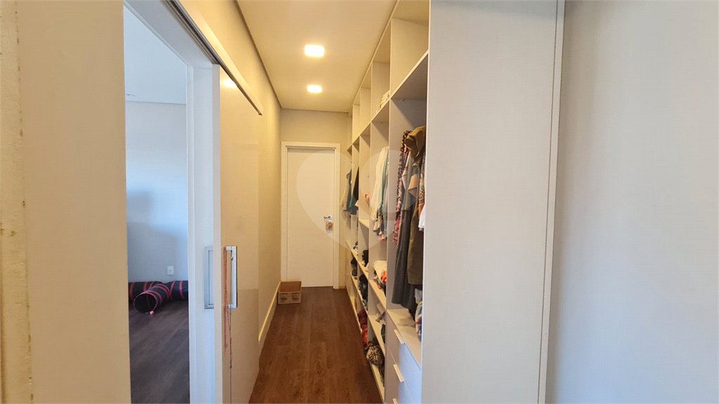 Casa à venda com 3 suítes em Vila Nastri, Itapetininga, SP