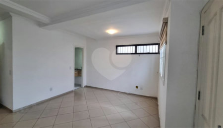 Casa à venda com 3 quartos, sendo 1 suíte, no condomínio Residencial Villagio, São Paulo - SP