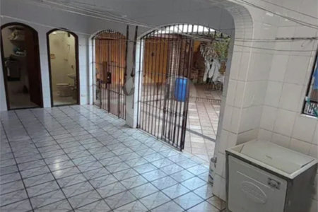 Sobrado à venda com 4 quartos, sendo 1 suíte, em Jardim Pinheiros, São Paulo, SP