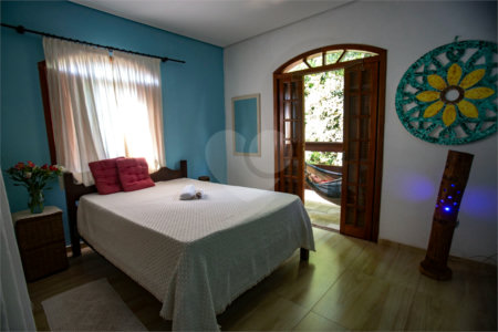 Casa à venda com 3 quartos, sendo 1 suíte,  em Água Espraiada (caucaia do Alto), Cotia, SP